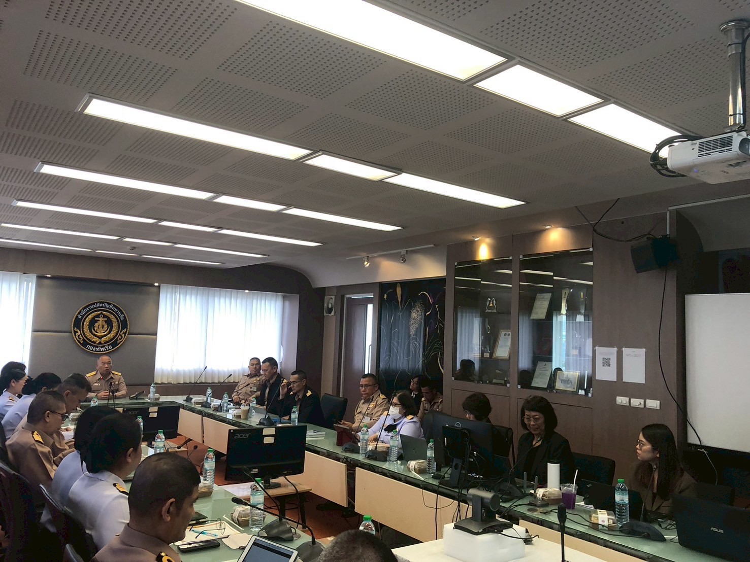 LINE_ALBUM_ประชุม EA_251029_15.jpg